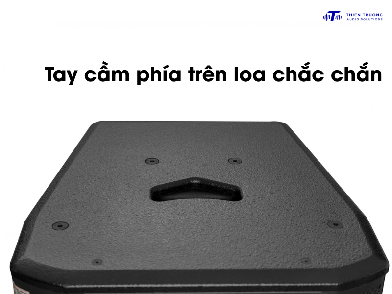 Mặt trên của LX-S82 có tay cầm chắc chắn