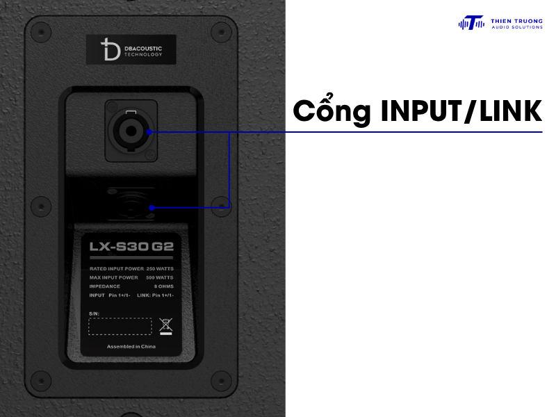 Dbacoustic LXS30 G2 có 2 cổng Input phía sau