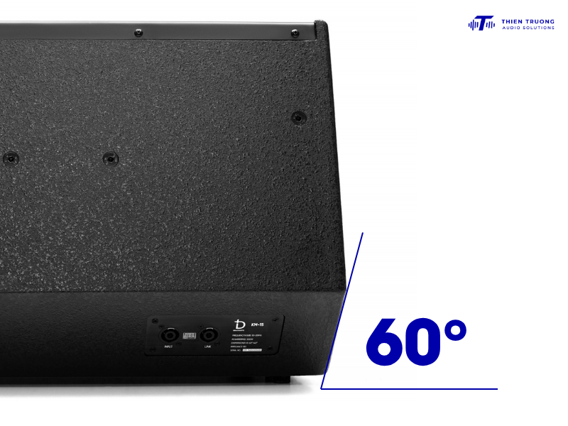Dbacoustic KM-15 có giắc cắm Input nghiêng 60 độ